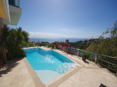 Villa with fantastic sea views