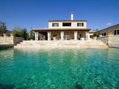 High quality natural stone finca in desirable location