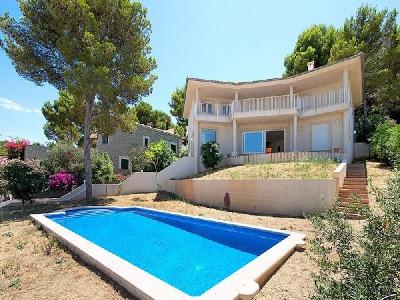 Excellent quality villa with sea views in Santa Ponsa