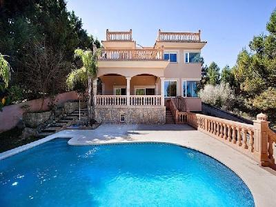 Sea view villa in popular residential area in Santa Ponsa