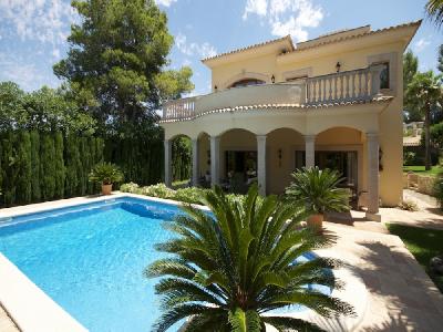 Rustic family villa in Santa Ponsa