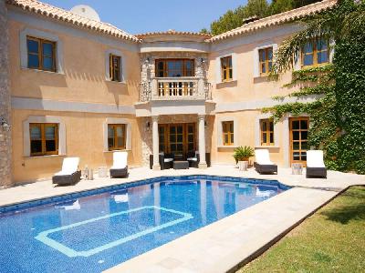 Large familiy villa in sol de majorca
