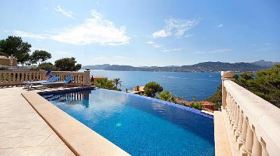 Newly build villa with sea views in Santa Ponsa