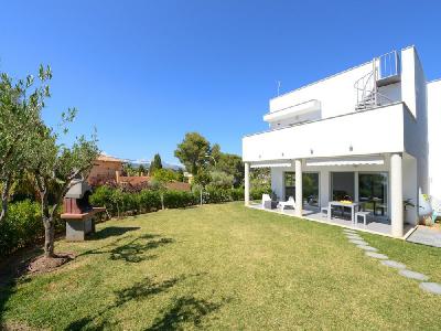 Modern villa in a preferred residential area in Nova Santa Ponsa