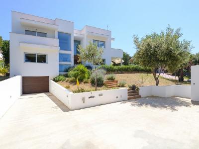 Modern villa in Nova Santa Ponsa