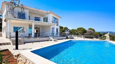 Villa in prime location, top views and excellent quality in Nova Santa Ponsa